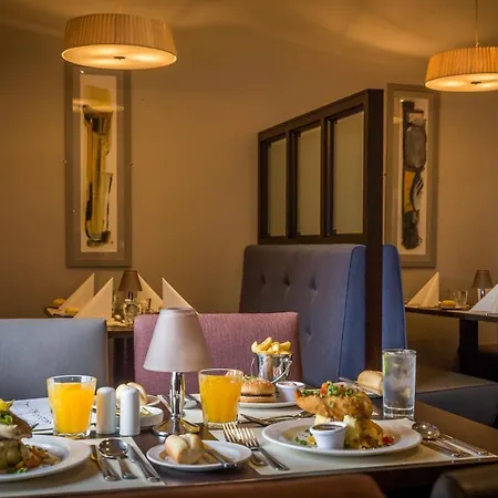 Maldron & Leisure Centre, Galway Hotel 4*